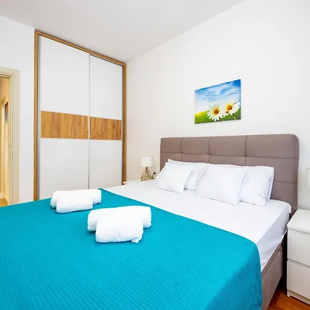 Apartment Two Bedroom Mali Princ