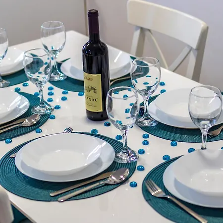 Two Bedroom Mali Princ דירה