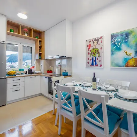 Two Bedroom Mali Princ דירה בודווה